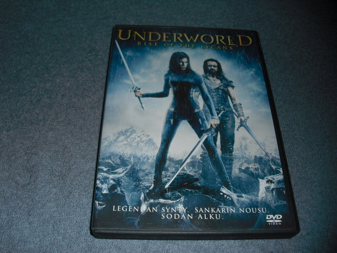 UNDERWORLD: RISE OF THE LYCANS (Rhona Mitra)***