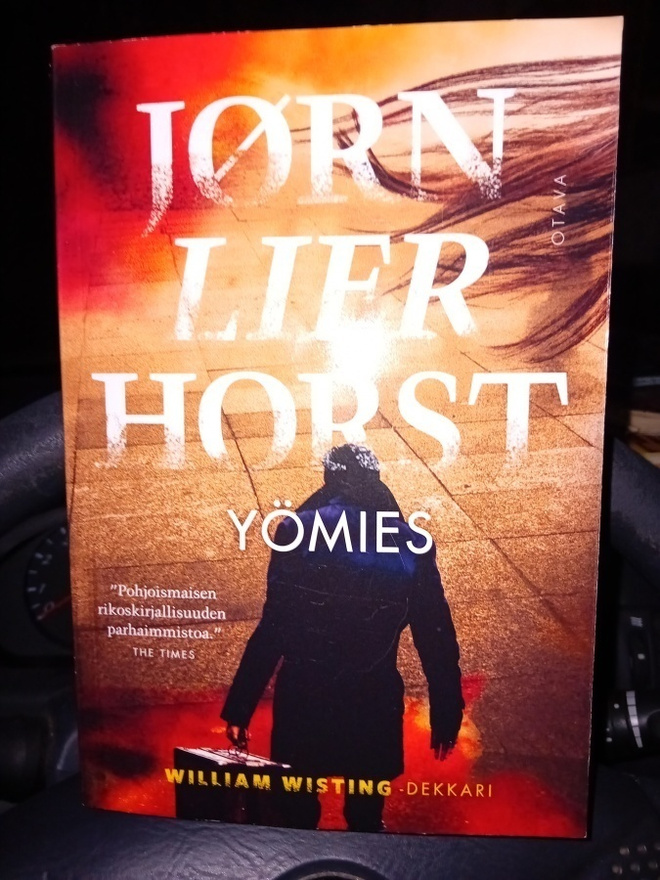 Jörn Lier Horst : Yömies ( SIS POSTIKULU )