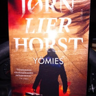 Jörn Lier Horst : Yömies ( SIS POSTIKULU ) - pikkukuva 1