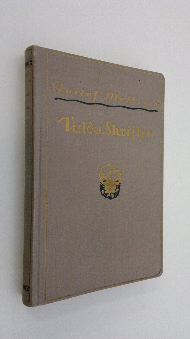 Guss Mattsson : Valda skrifter 8 :Stormakter och små folk...