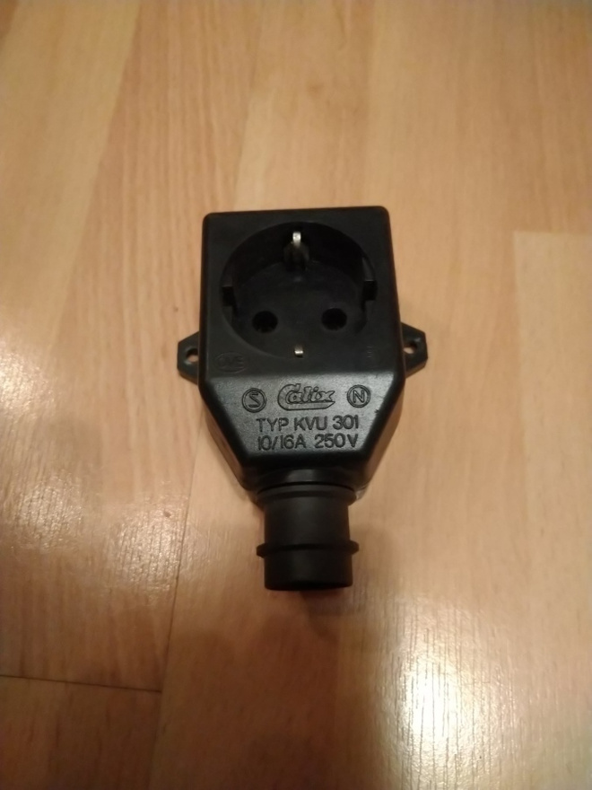 Calix Type KVU 301 sisätilan pistorasia lohkolämmitys
