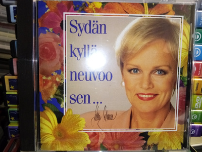 CD Katri Helena :  Sydän kyllä neuvoo sen ( SIS POSTIKULU)