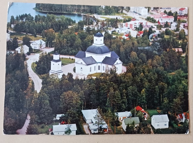 Kuhmo 3032, kirkko, keskustaa, T:mi Karhumäki, kulk.