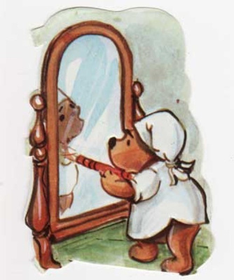 EO 9006 / DISNEY: Nalle Puh peilaa yömyssy päässä.
