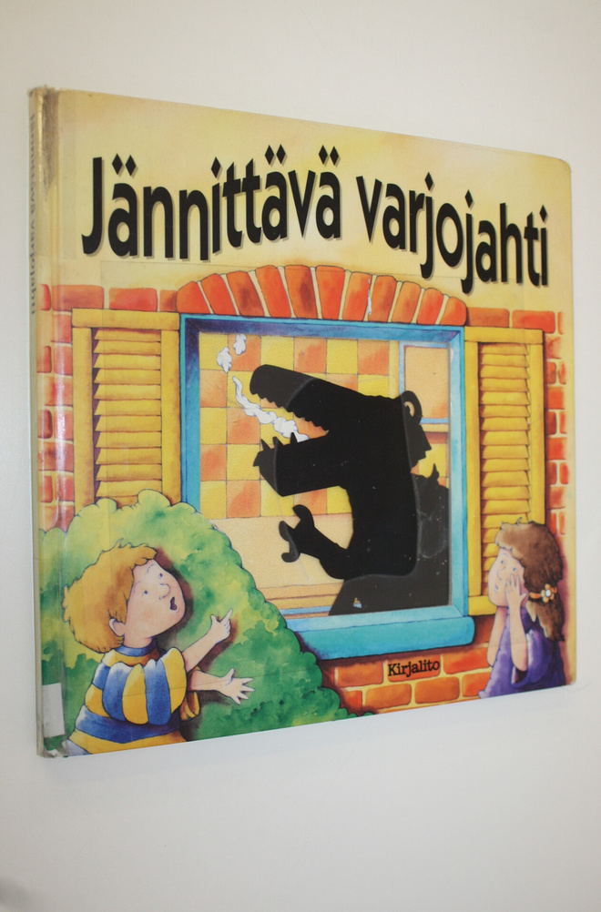 Lynne Pickavance : Jännittävä varjojahti