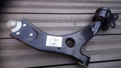 VOLVO S40, V50, FORD Focus Alatukivarsi 021-VO82-6 ( FO-927)