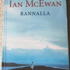 IAN McEWAN: RANNALLA - pikkukuva 1
