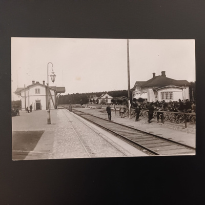 Uusikirkko rautatieasema. Wanha kuwa/kortti.