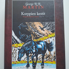 Martin, George R. R.: Tulen ja jään laulu 4: Korppien kestit - pikkukuva 1