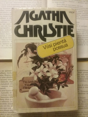 Agatha Christie - Viisi pientä possua, Neiti Marplea ei...