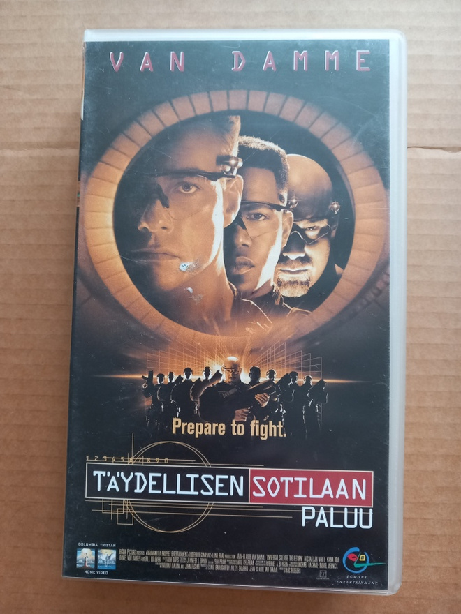 Täydellisen sotilaan paluu [VHS]