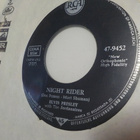 ELVIS PRESLEY - KISS ME QUICK / NIGHT RIDER VG+ 7'' SINGLE - pikkukuva 2