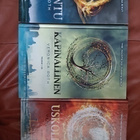 Outolintu Trilogia + Neljä , Veronica Roth kovakantiset - pikkukuva 1