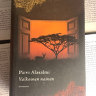 Päivi Alasalmi - Valkoinen nainen (sid.) - pikkukuva 1