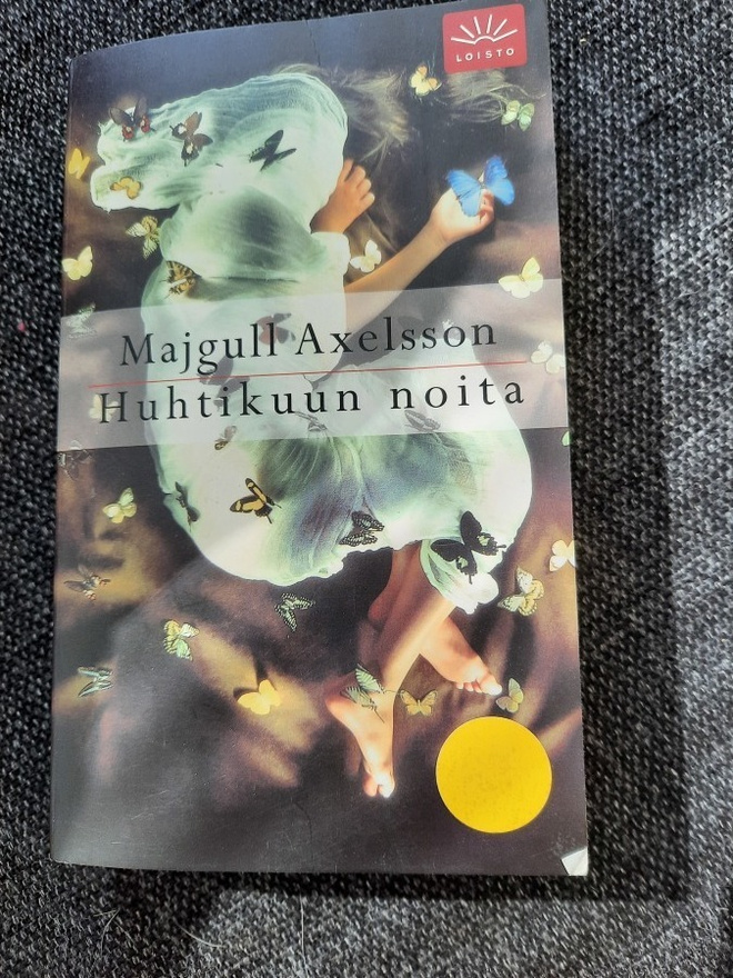 Huhtikuun noita , Majgull Axelsson
