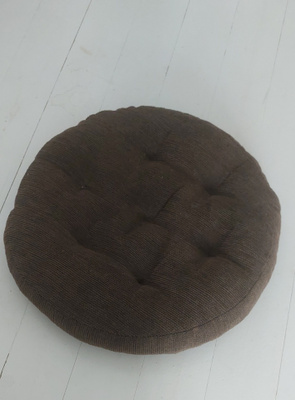 Pyöreä istuintyyny ruskea 37 cm sametti