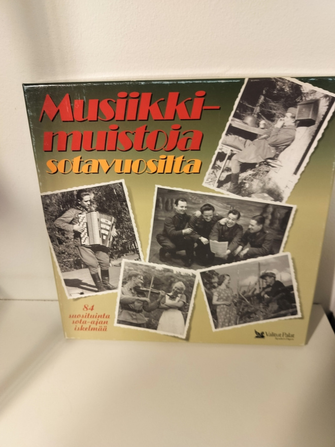 Musiikkimuistoja sotavuosilta 7 Lp:n kansio