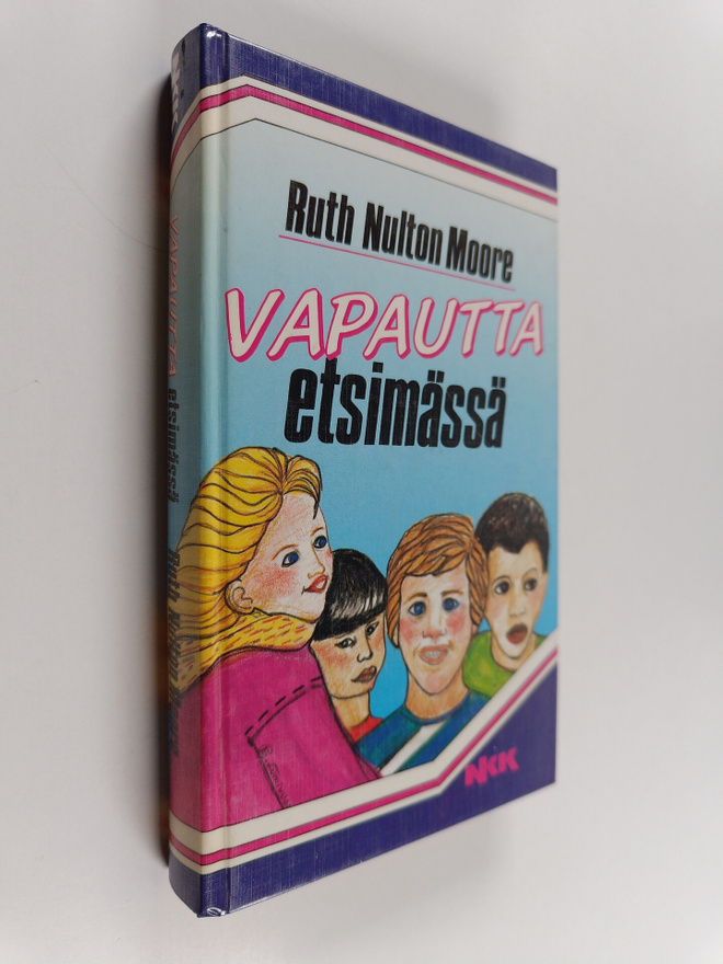 Ruth Nulton Moore : Vapautta etsimässä