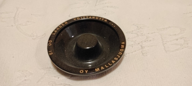 Mallasjuoma tuhkakuppi