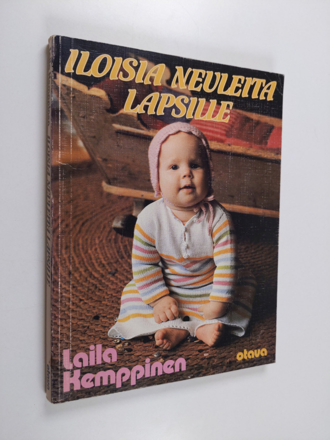 Laila Kemppinen : Iloisia neuleita lapsille