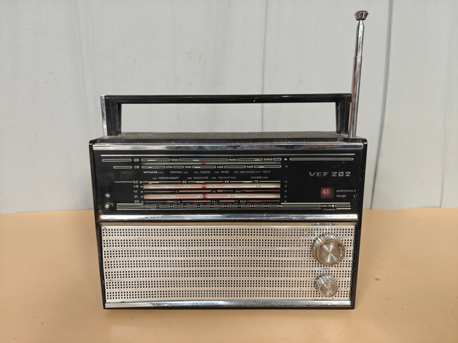 VEF 202 AM Radiovastaanotin - Neuvostoliitto