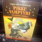 Pikku vampyyri tanssitunnilla ( SIS POSTIKULU ) - pikkukuva 1