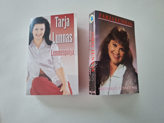 TARJA LUNNAS - 2 x Kansipaperit TARJA LUNNAS c-kasettiin