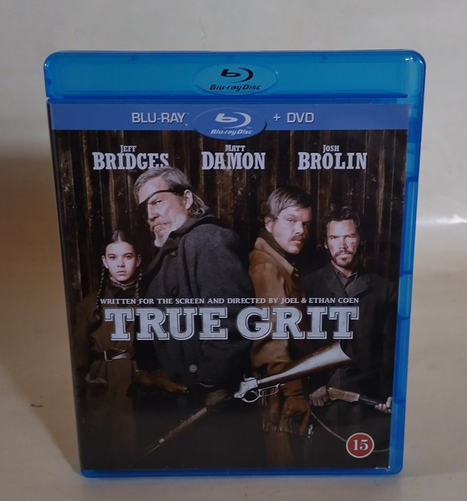 TRUE GRIT - KOVA KUIN KIVI  (BD/DVD)