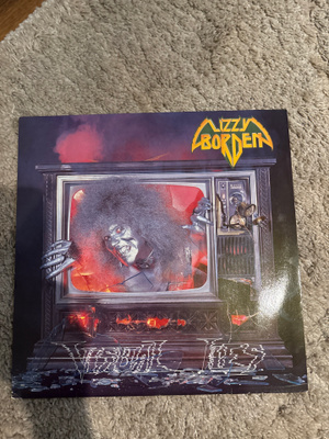 Lizzy borden vinyyli