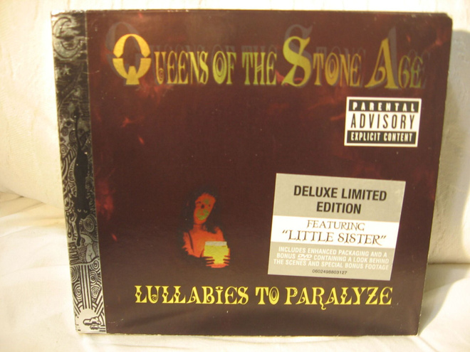 Queens Of The Stone Age: Lullabies To Paralyze CD+DVD.