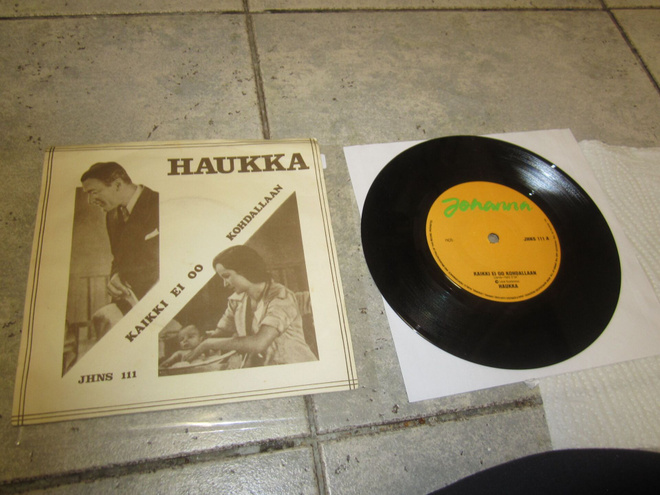 Haukka – Kaikki Ei Oo Kohdallaan /piti tulla seikkailu