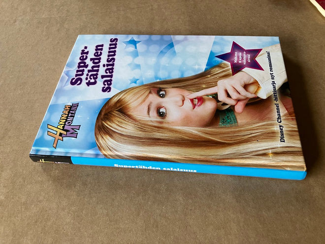 HANNAH MONTANA SUPERTÄHDEN SALAISUUS HYVÄ