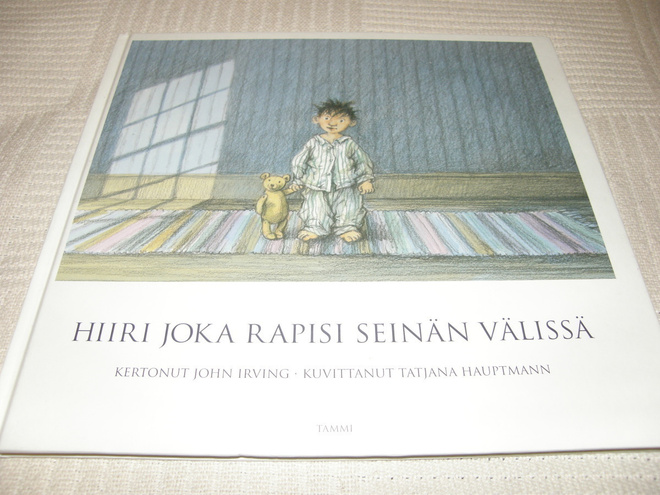 Irving - Hauptmann Hiiri joka rapisi seinän välissä