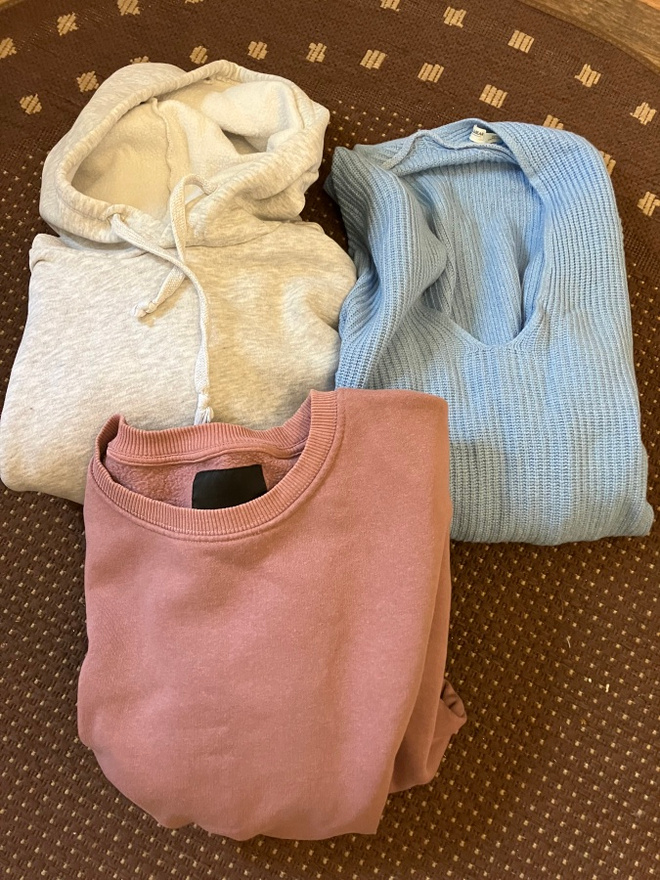 @ 3 puseroa naiselle L pull& bear, Gina tricot ym @