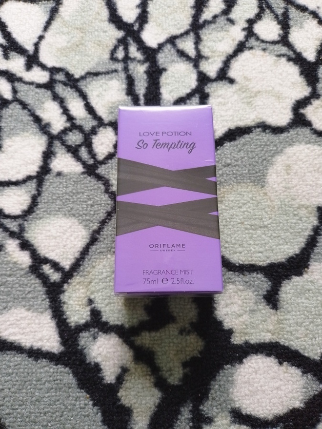 ~Oriflame Love Potion So Tempting -tuoksusuihke~