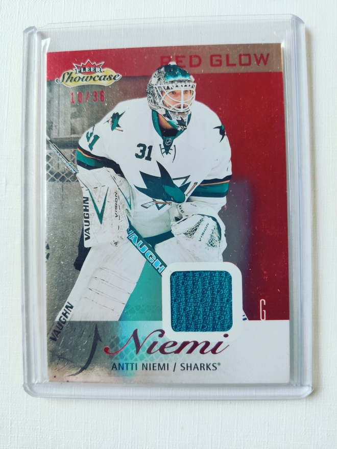 Antti Niemi - 13-14 Fleer Showcase Red Glow Jersey /36
