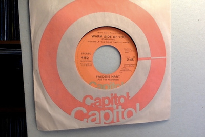 FREDDIE HART & HEARTBEATS :: WARM SIDE OF YOU :: VINYYLI 7"
