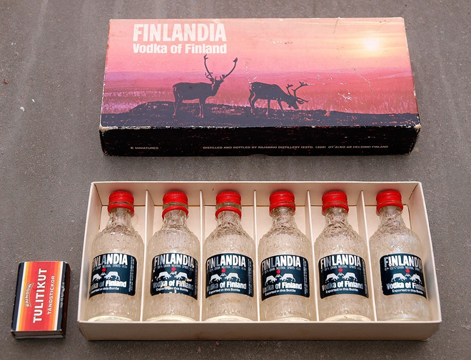 Finlandia vodkapulloja (4.7 cl) 6 kpl