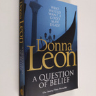 Donna Leon : A question of belief - pikkukuva 1