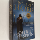Robert Harris : En officer och spion - pikkukuva 1