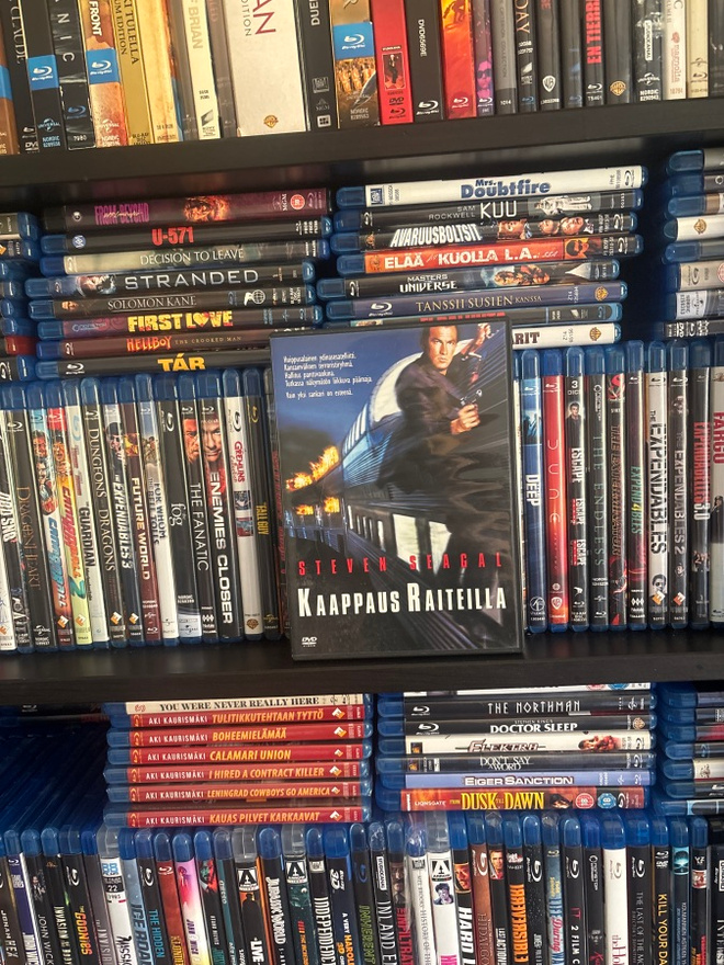 Kaappaus raiteilla (1995) Steven Seagal