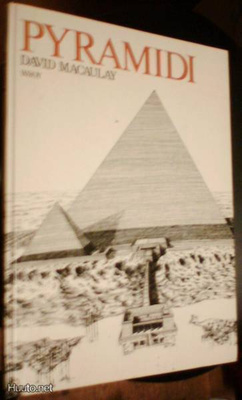 David Macaulay: PYRAMIDI (Sis.postikulut)