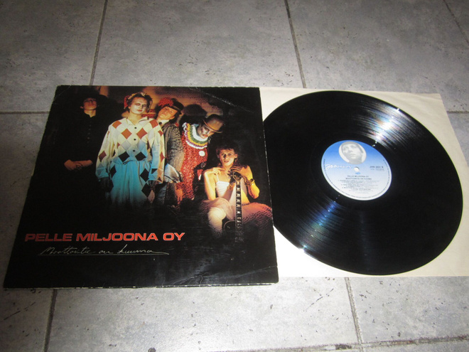 PELLE MILJOONA - MOOTTORITIE ON KUUMA ; LP