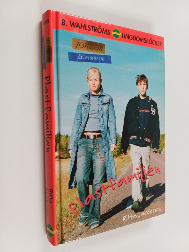 Ritta Jacobsson : Plastfamiljen