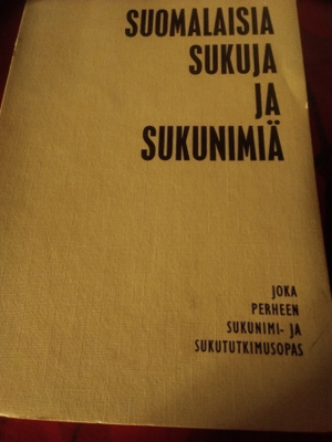 SUOMALAISIA SUKUJA JA SUKUNIMIÄ