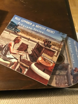 Ville Leppänen ja käytetyt miehet . Pikainen tusina CD