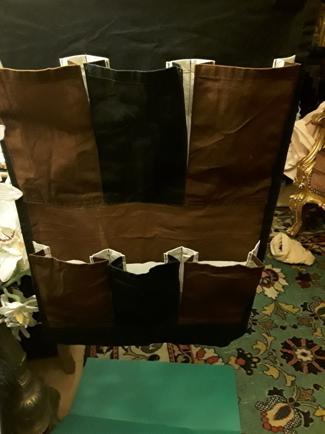 Vintage marmekko kankaasta seinälokerikko .säilytystaskut