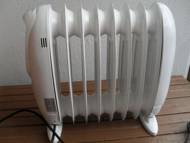 Prof öljylämmitteinen minilämmitin 1100 W