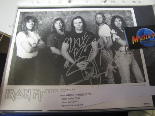 IRON MAIDEN PROMOKUVA + 3 NIMMARIA