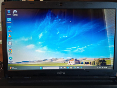 Fujitsu Lifebook AH 544, Windows 11 Pro